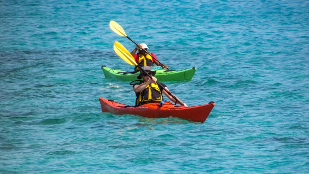 kayaking liveaboard