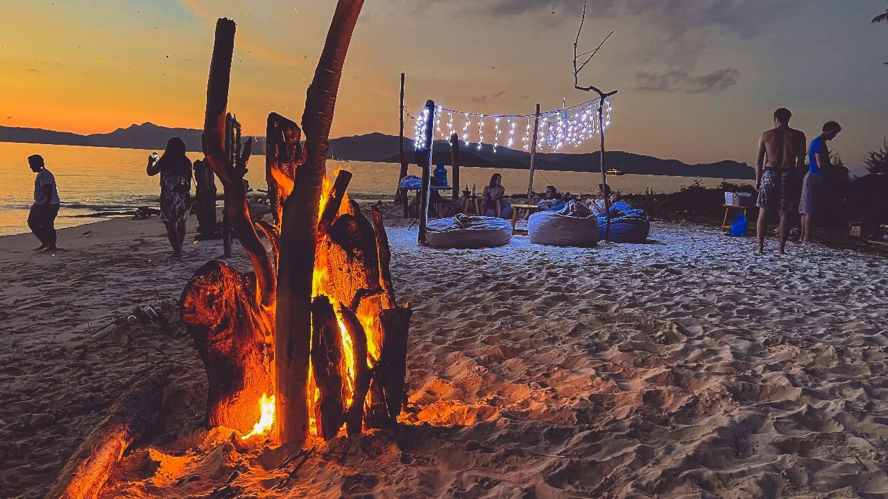 Beach BBQ with Teman Liveaboard