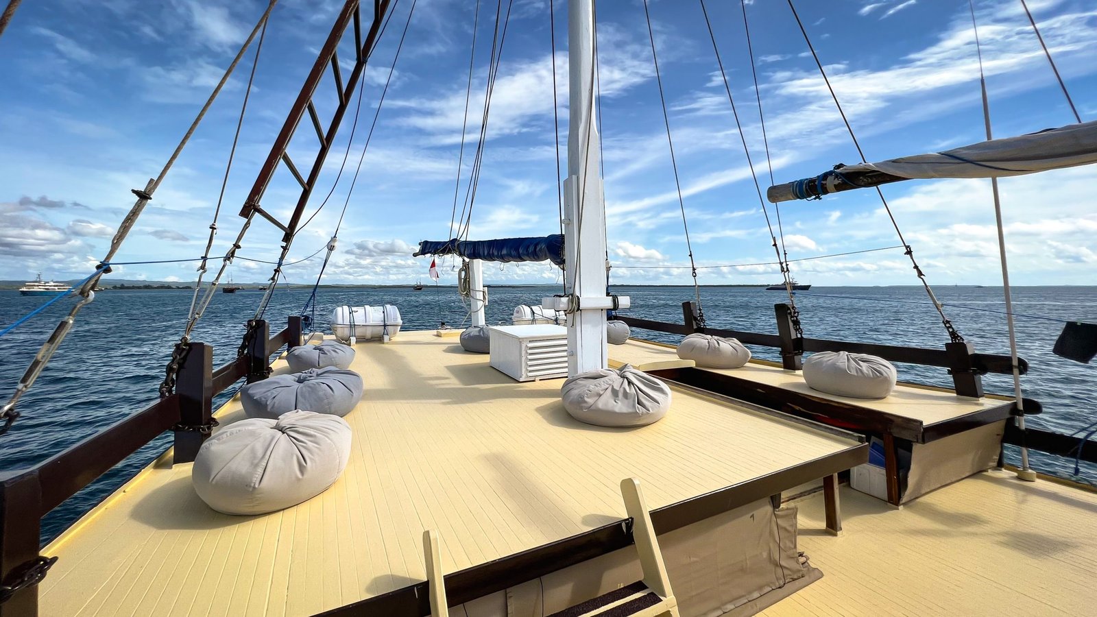 Sun deck aboard Teman Liveaboard